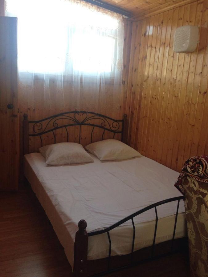 Guest House On Apskha Leona 12 Gagra Eksteriør billede